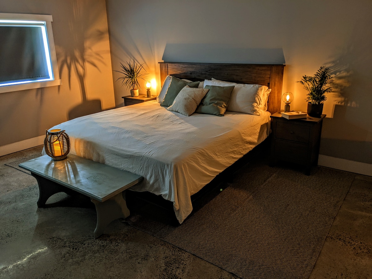 Cosy and comfortable king bed upstairs 