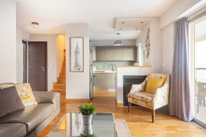 New Modern condo by the Acropolis