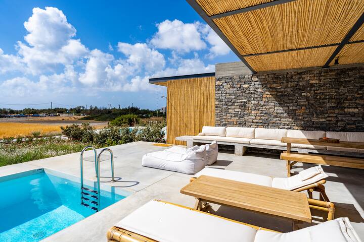 Leri – Akra Grammeno Beachfront Villa with pool gallery image 3