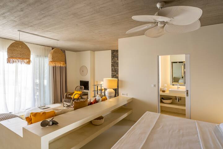 Leri – Akra Grammeno Beachfront Villa with pool gallery image 5