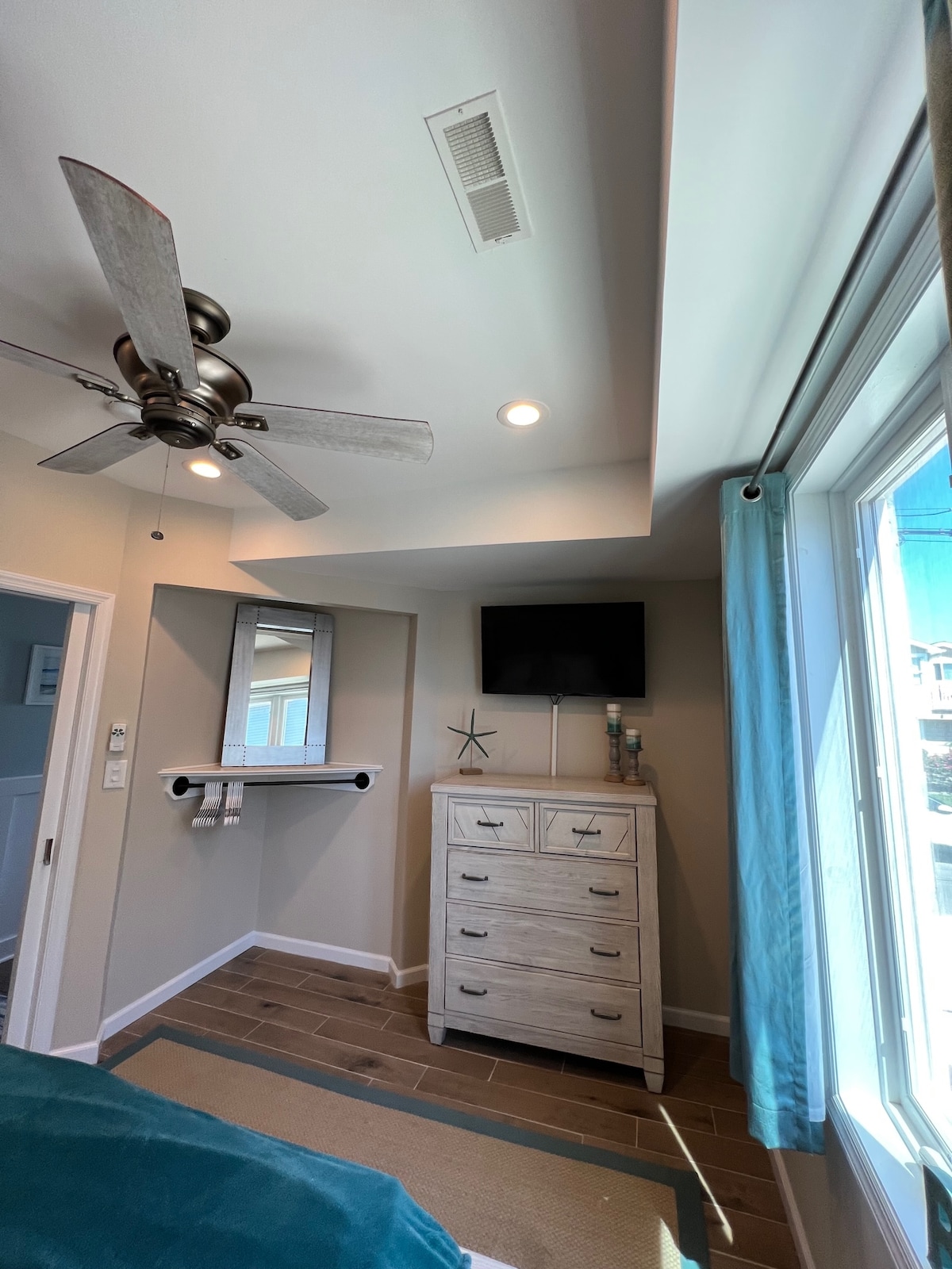 1st Floor - Bedroom #3 - Queen Bed