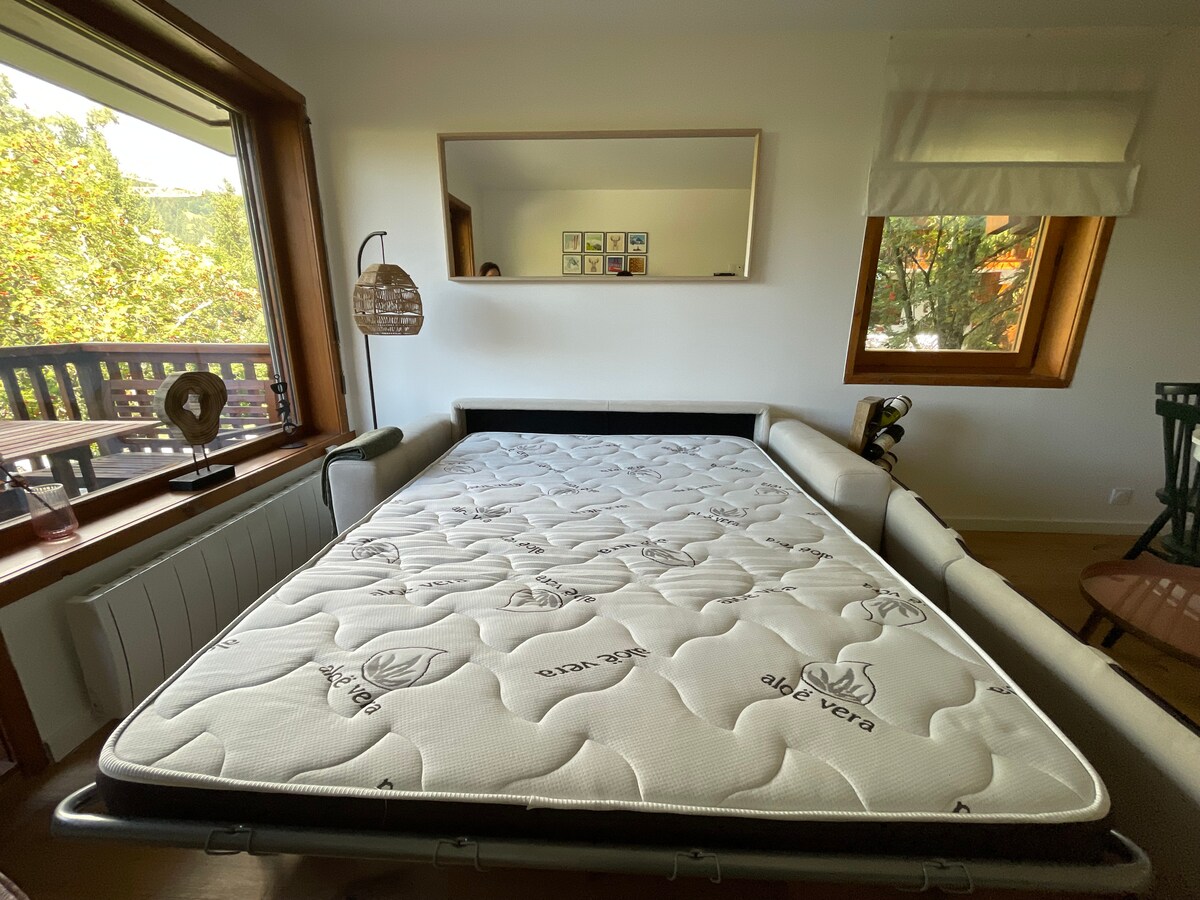 Кауч на спуштање (дневна соба)