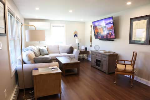 Narragansett Ideal 3BR Open, Bright, & Quiet