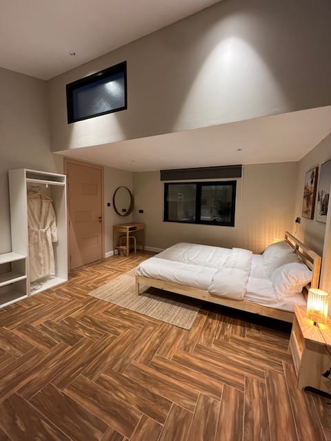The Hidden Lodge