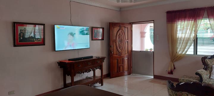 Manuela's Home -A Home Away From Home! Fiber Wi-fi - Baybay City