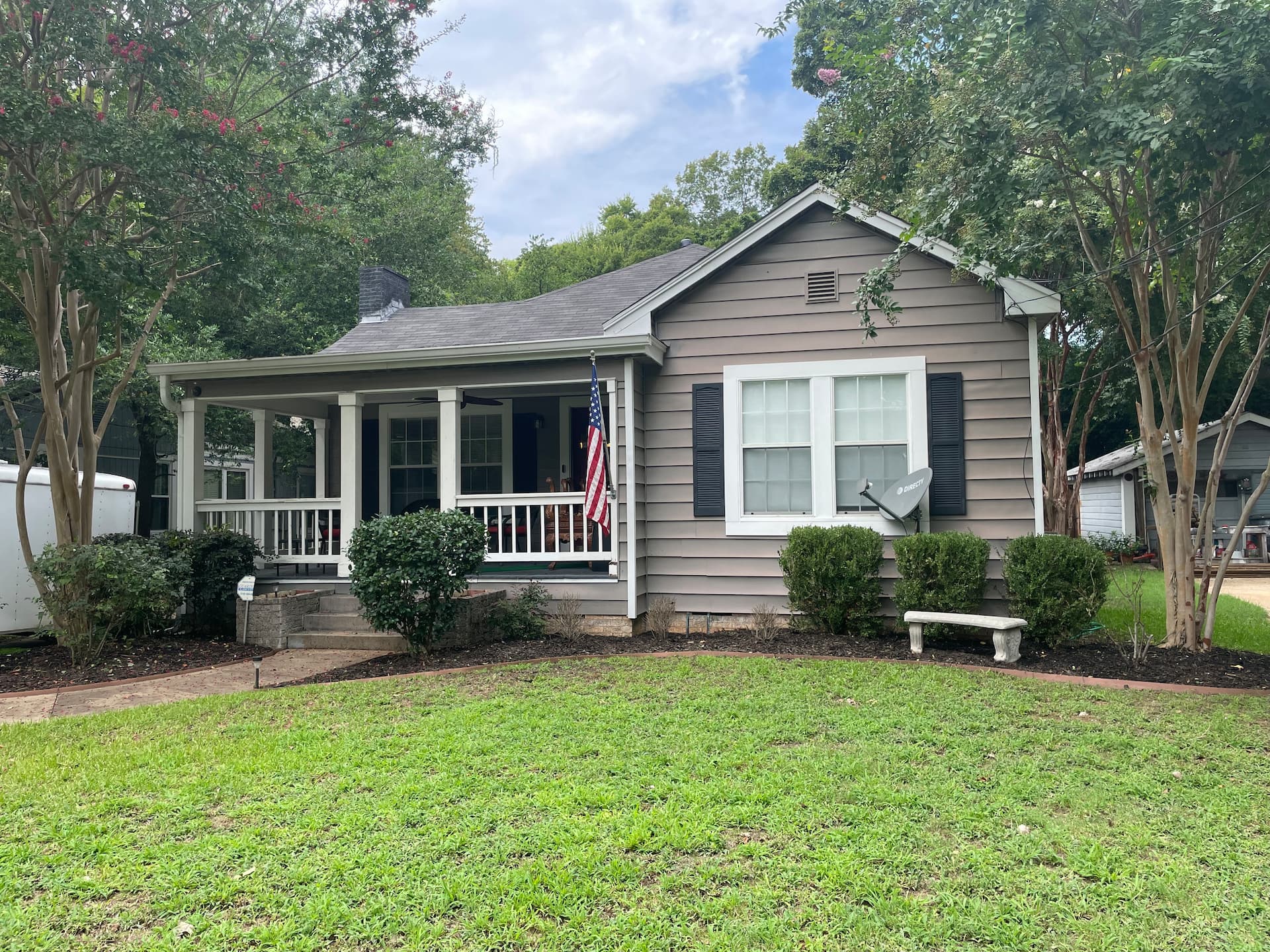 1920’s Vintage Cozy Cottage Near Dtwn & Hospital