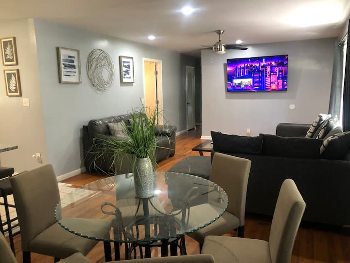 StylishRetreat, 5 BR\3.5 BA, Screened Patio Houses for Rent in Stone