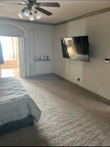 rooftop view of downtown/ kingsize bed 86in tv gallery image 4