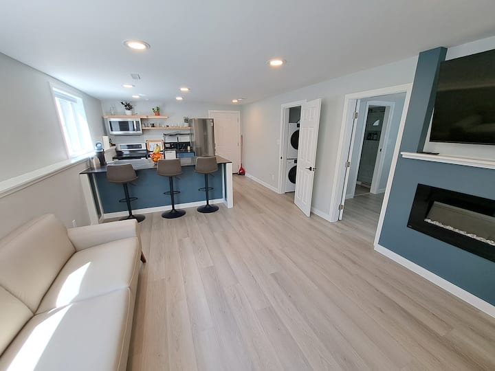 Modern Suite Near Airport - Kamloops