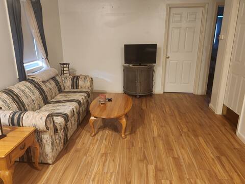 Lovely Two Bedroom Home in Burlington