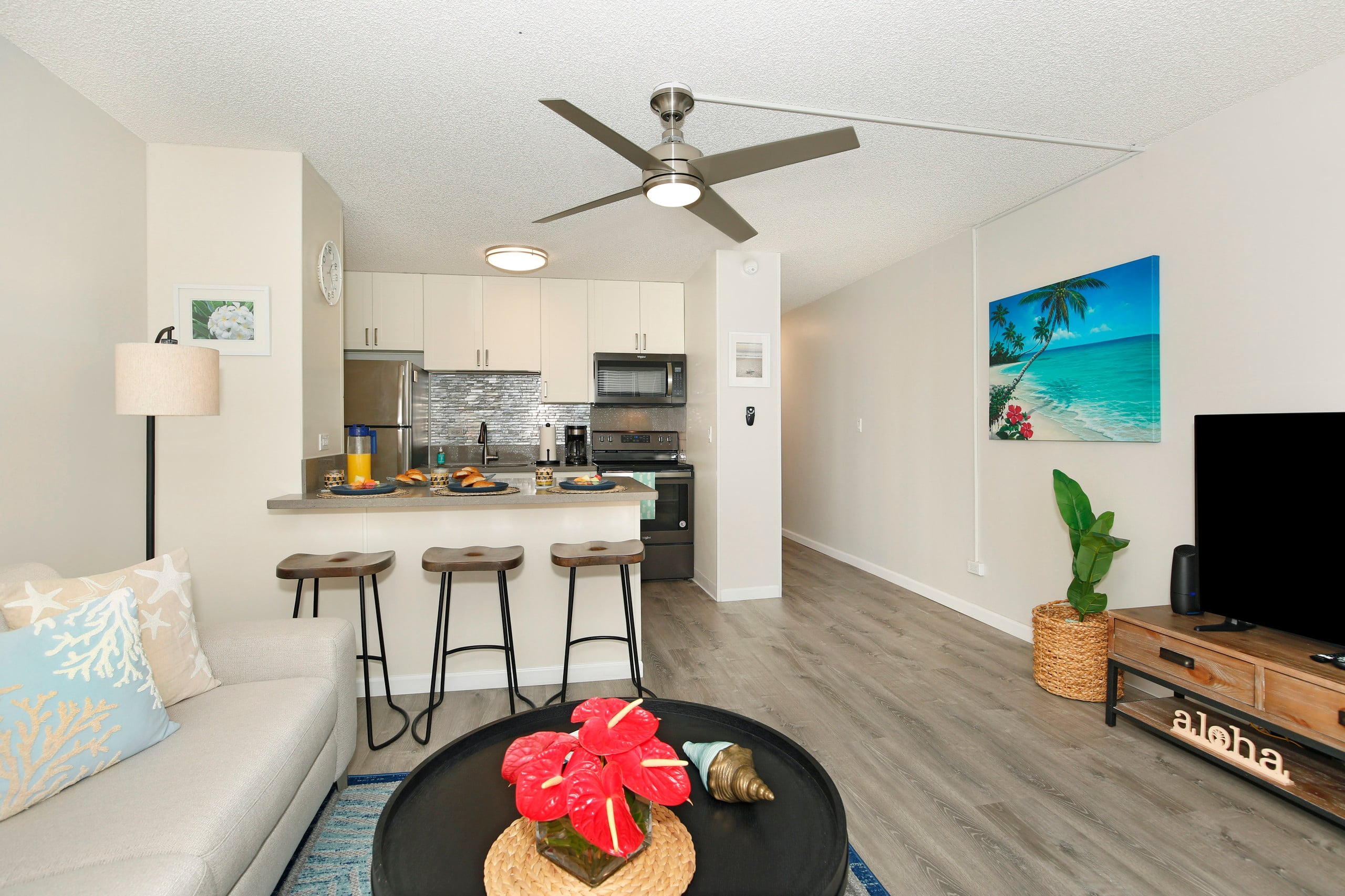 Condo in Honolulu · ★4.67 · 1 bedroom · 2 beds · 1 private bath - Image 7