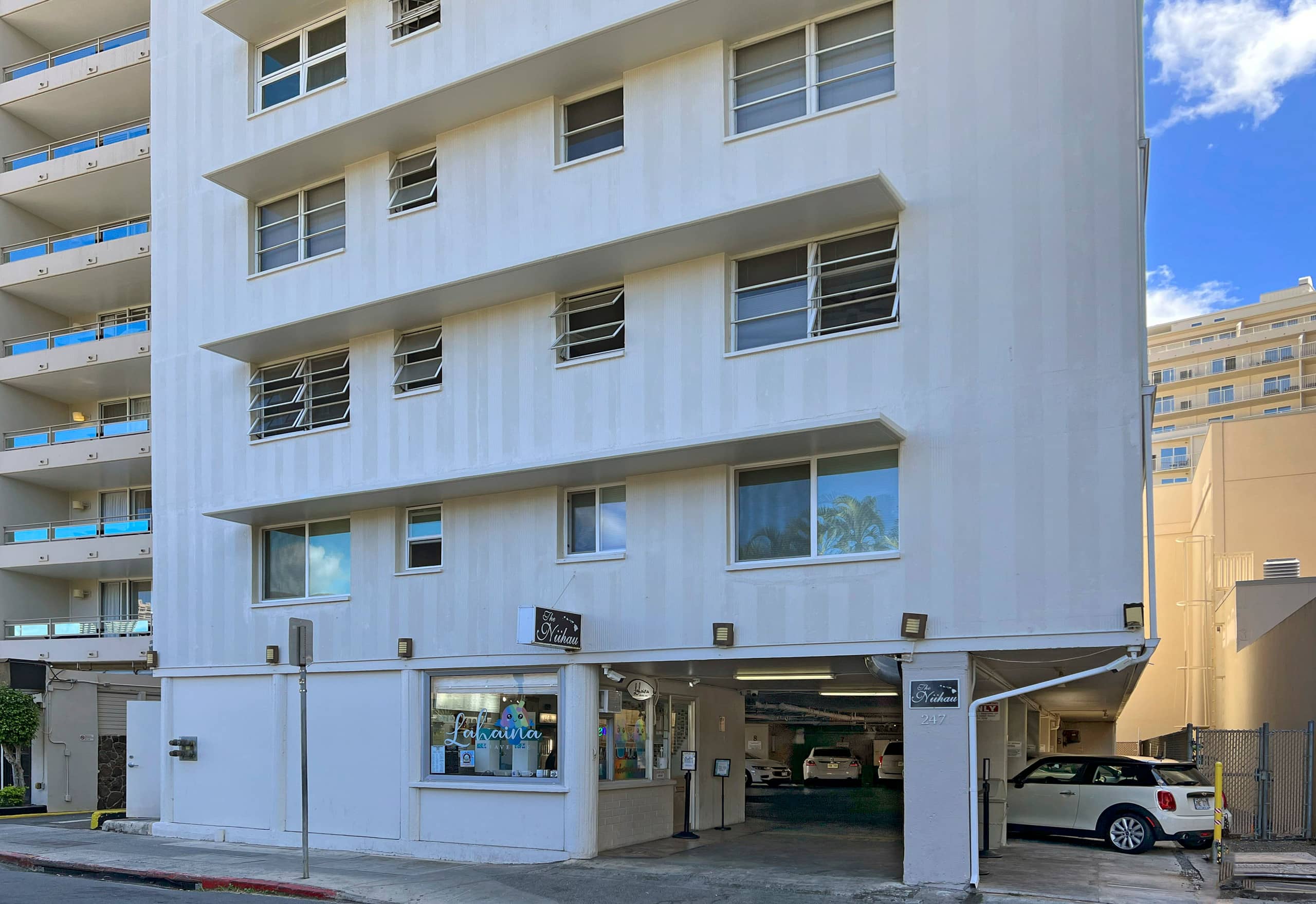 Condo in Honolulu · ★4.67 · 1 bedroom · 2 beds · 1 private bath - Image 18
