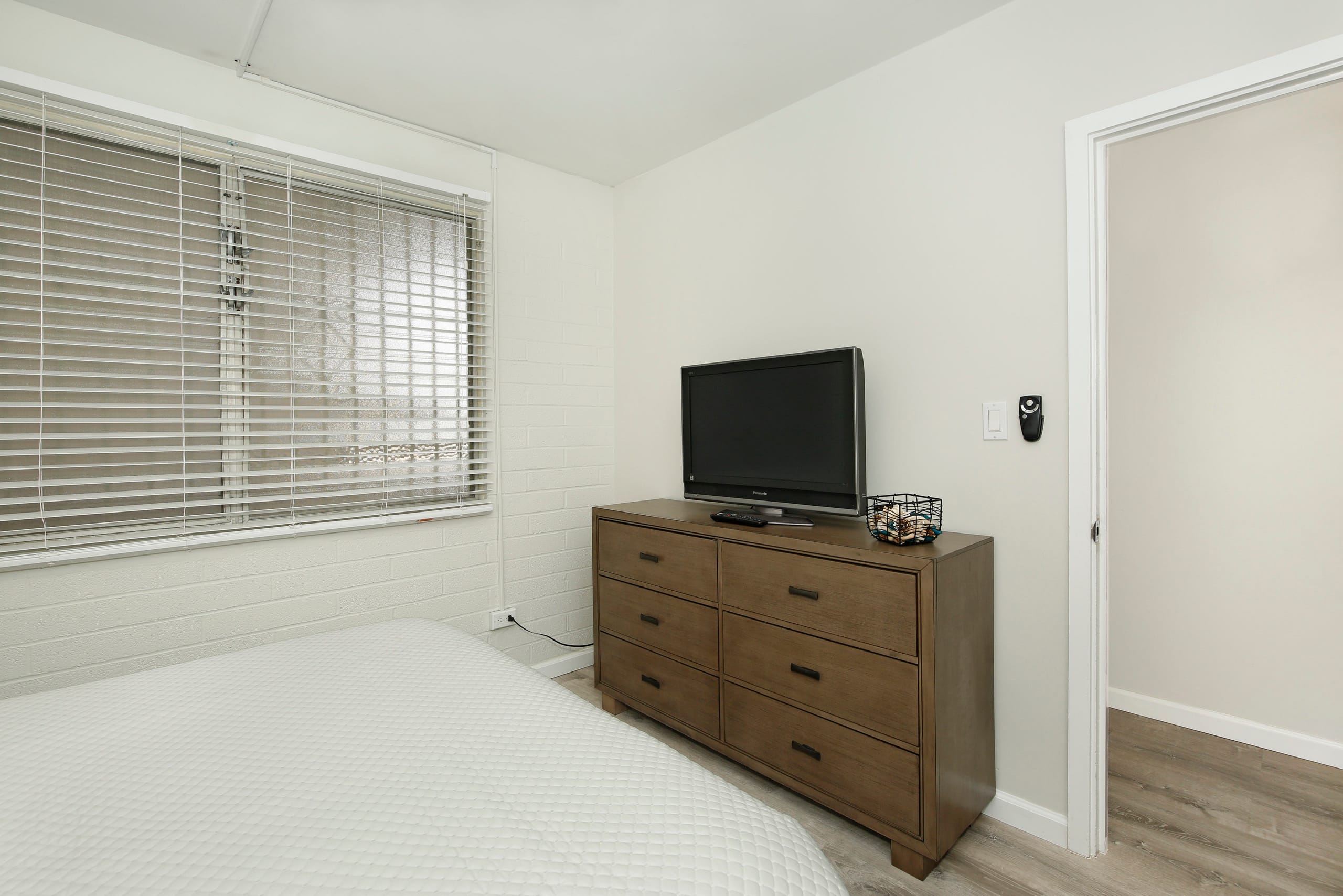 Condo in Honolulu · ★4.67 · 1 bedroom · 2 beds · 1 private bath - Image 13