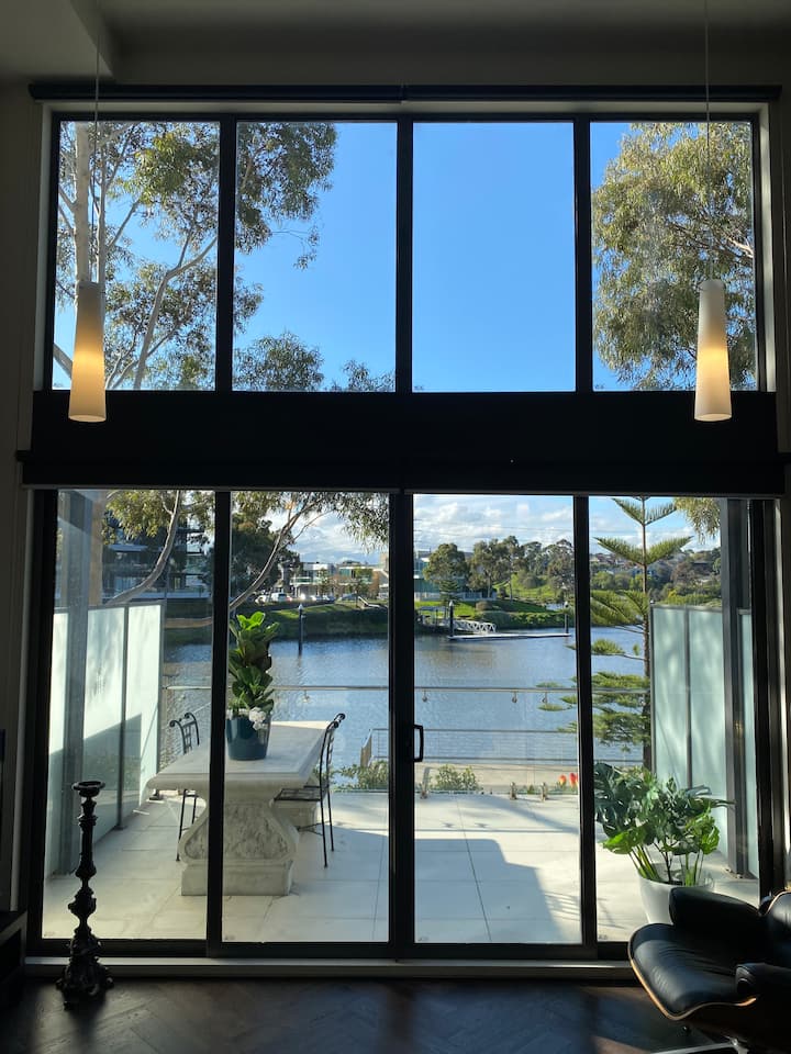 Maribyrnong Luxe Lakeview 2 bed terraced apartment Apartments for