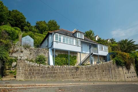 Serendipity  - Sweet home with sweeping sea views