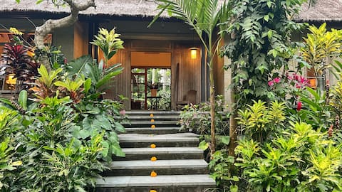 Balinese Antiques 2BR Villa 15 Mins to Ubud Centre