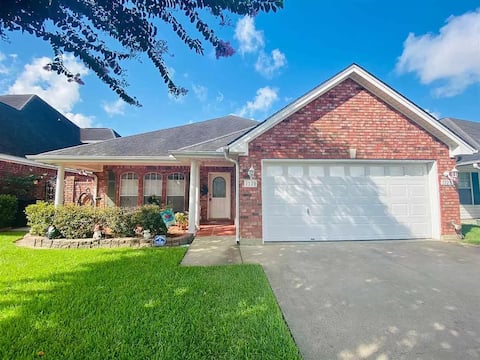 Beautiful house in esteemed cul-de-sac.