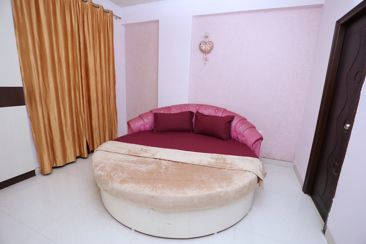 Уникатен тркалезен кревет за удобен сон