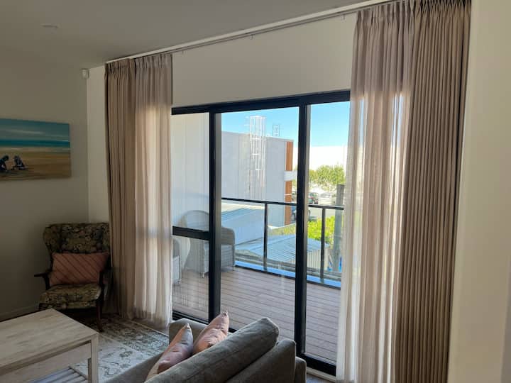 Townhouse 5 Mins Walk To Beach Bars & Restaurants - Auckland