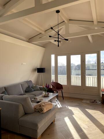 Vondelpark modern luxury appart. gallery image 3