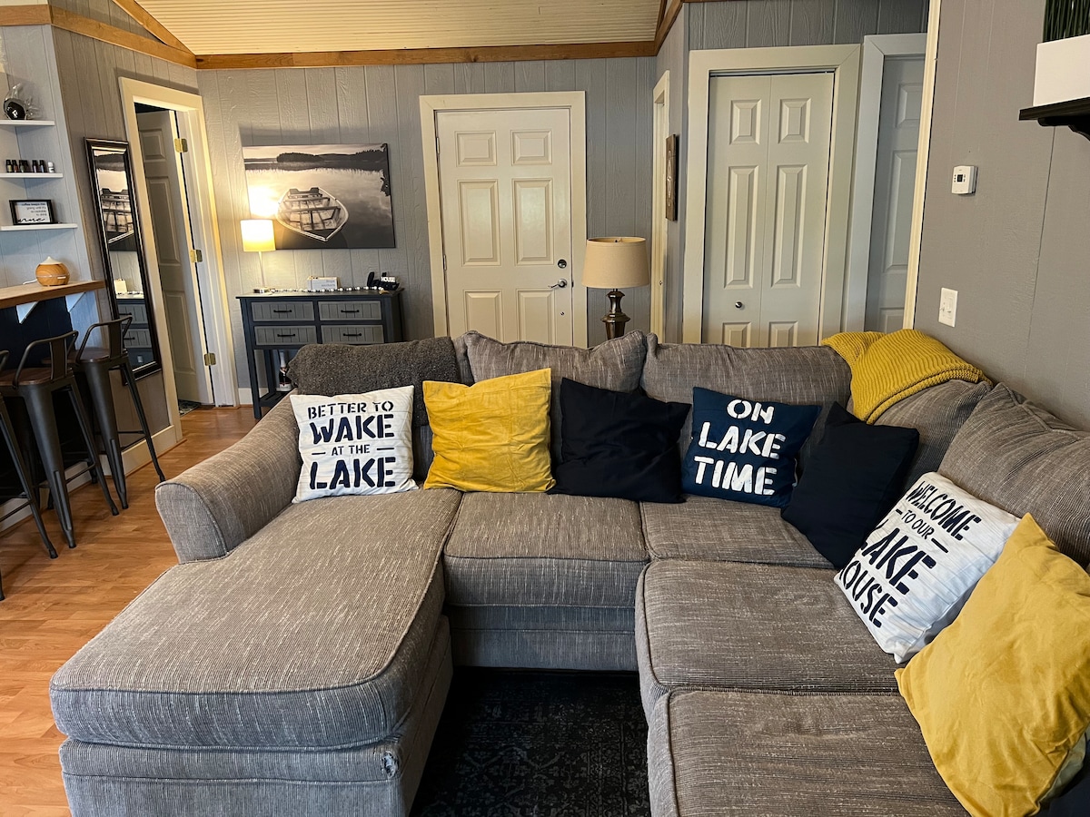 3bed lake house with a pool near WI Dells Houses for Rent in