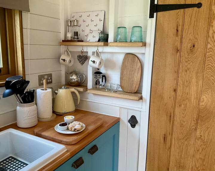 Luxury Glamping Wagon - Peplow - Nantwich