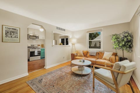 Ferndale's Charming Boho style 2bd w/ Fenced Yard