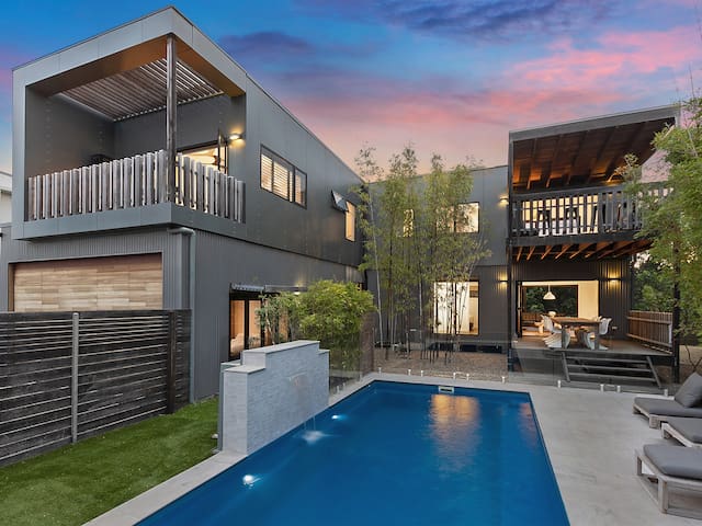 Byron Superluxe @ Belongil Beach