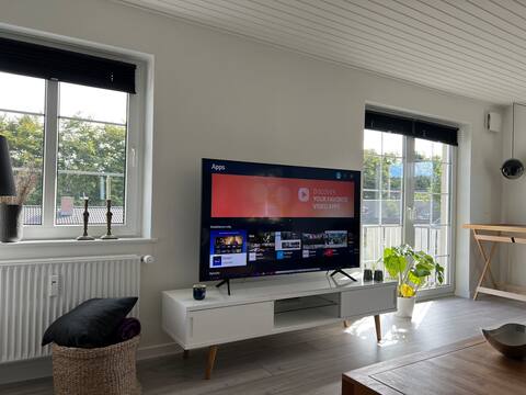 Centrally located large apartment in quiet quarters.