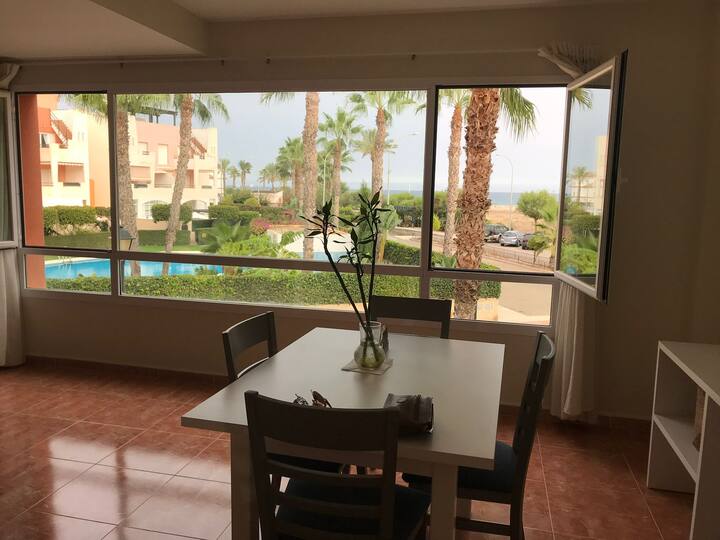 Estupendo Apartamento En Primera Línea De Playa. - Vera
