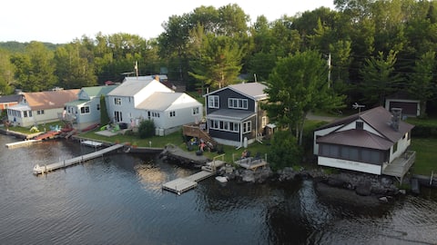 *New Listing* Charming, Year Round Lake Front Camp