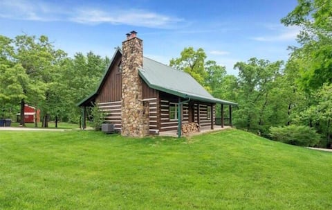 Rustic Cozy  3 B-Room Log Cabin / F-place