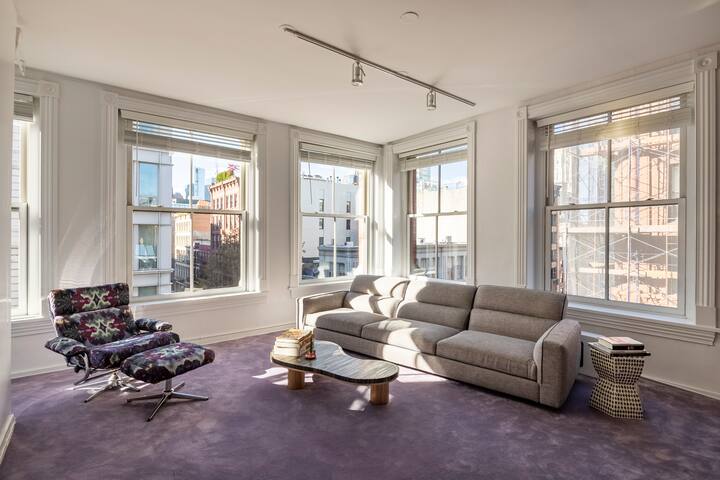 SoHo New Artist Loft w 15 Windows & Chefs Kitchen! gallery image 2