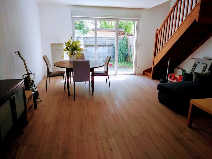 Chambre Dans Une Maison De Ville Avec Jardin - Toulouse