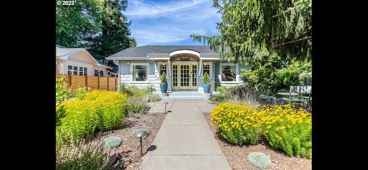 Beautiful University Bungalow