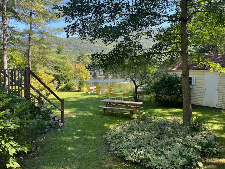 Yellow Cottage Lakefront Family Fun for 7 Cottages for Rent in