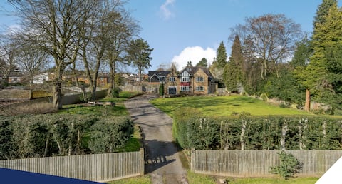 Spacious Retreat - Sleeps 16+