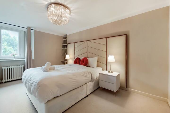 Super two bed two bath flat near the harrods gallery image 3