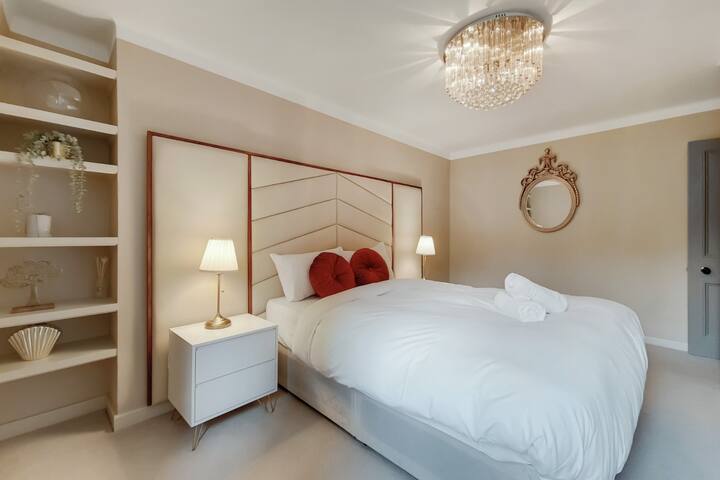 Super two bed two bath flat near the harrods gallery image 5
