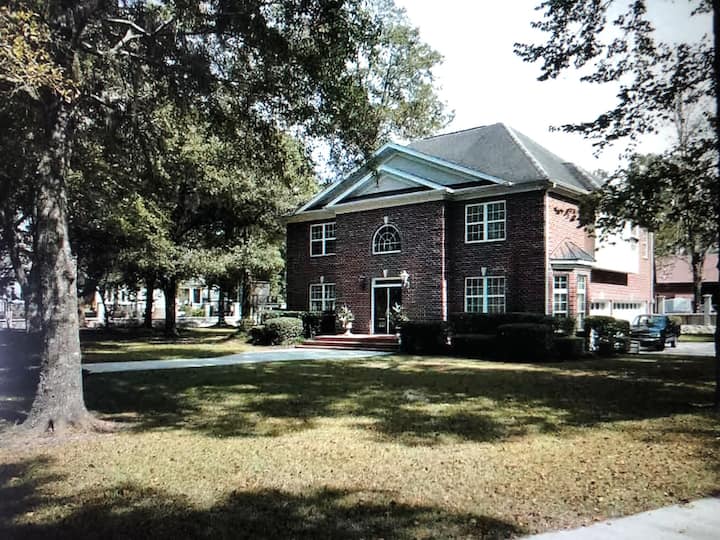Cheerful Four Bedroom Country Side Southern Home - Conway, SC