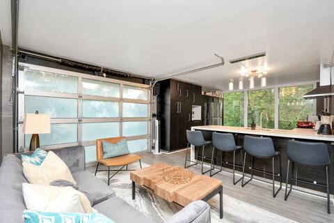 No Cleaning Fee! Secluded Modern, Woodlands