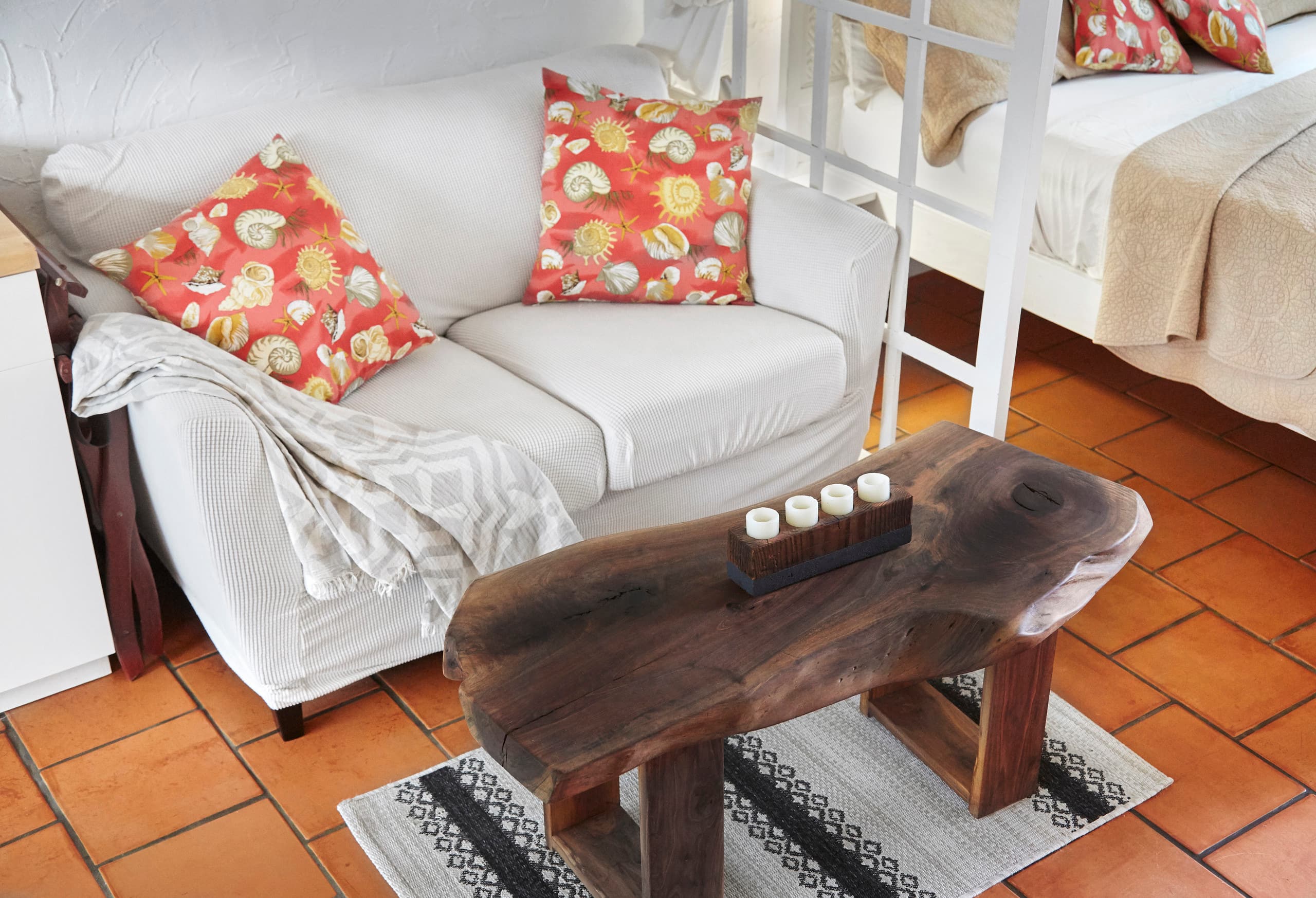 Living Local Style with Aloha - Image 1