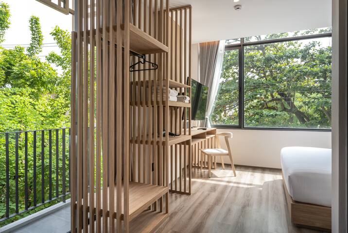 5 BR Suite with Living Room gallery image 5