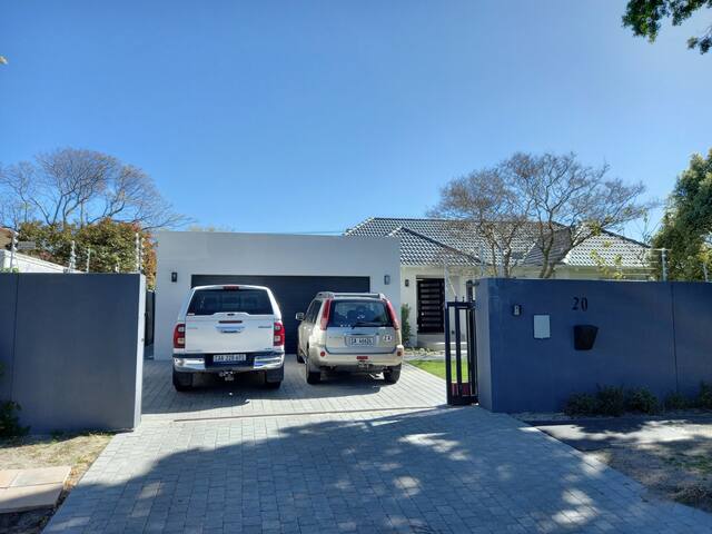 3 bedroom family home with kids play room gallery image 2