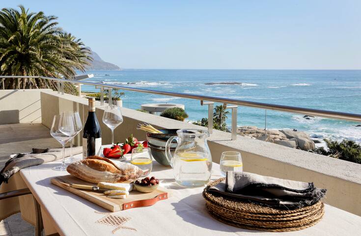 CAPE SOUL VILLA. Beautiful sea-side living gallery image 5