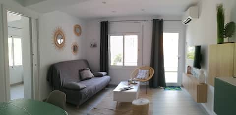Airbnb con mejor rendimiento: Rosas Mer*Beautiful new 3-room apartment*pkg*terrace*4/5 people en Roses