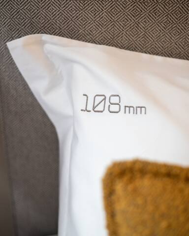 Stunning Duplex @108mmhouse W Breakfast gallery image 3