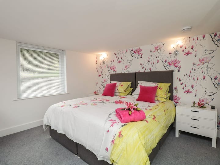 חדר שינה 3 (סופר קינג או 2 מיטות יחיד)