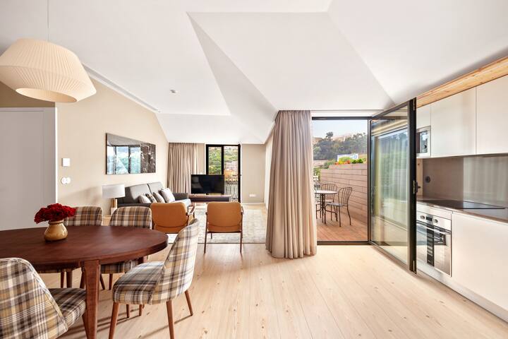 River View Stunning Ap| @108mmhose W Breakfast gallery image 4