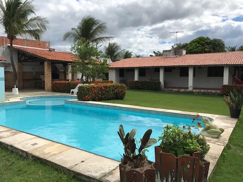 Comfort, leisure, beach, pool, bbq. Vá la!